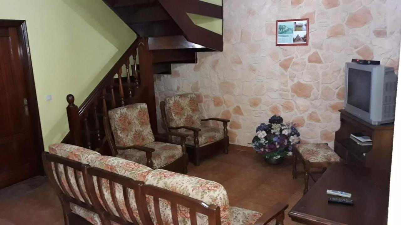 Meson El Pucheru Hotel Barcenaciones Luaran gambar